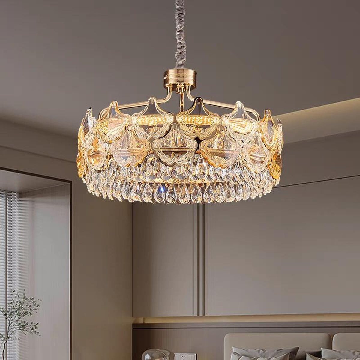AM0612 — Light Luxury Crystal Chandelier for Living Rooms