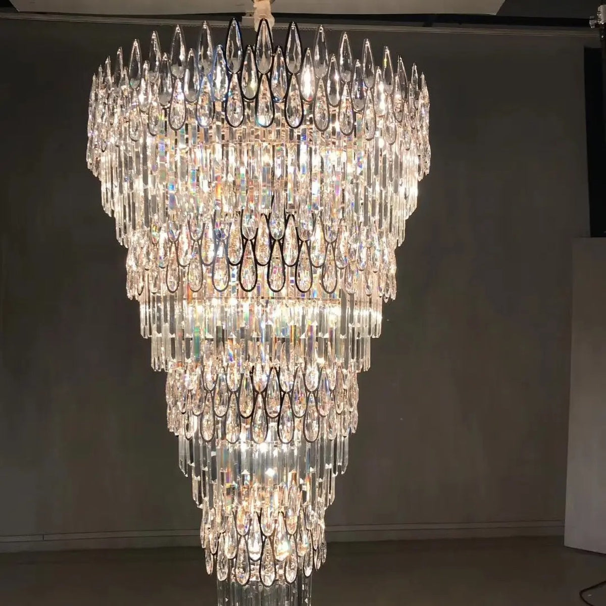 AM0632 — Light Luxury Stairwell Crystal Chandelier for Living Rooms