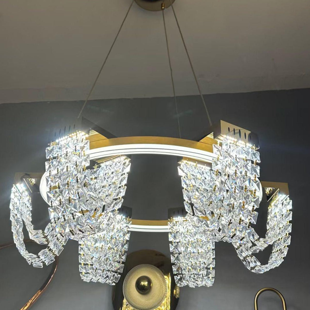 AM0501 — Modern Minimalist Crystal Chandelier for Living Rooms