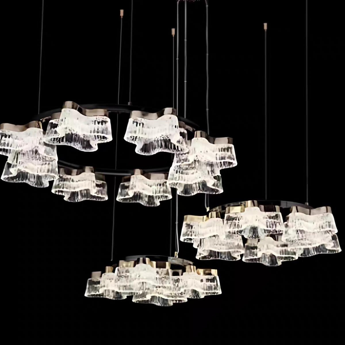 AM0657 — Light Luxury Chandelier for Living Rooms