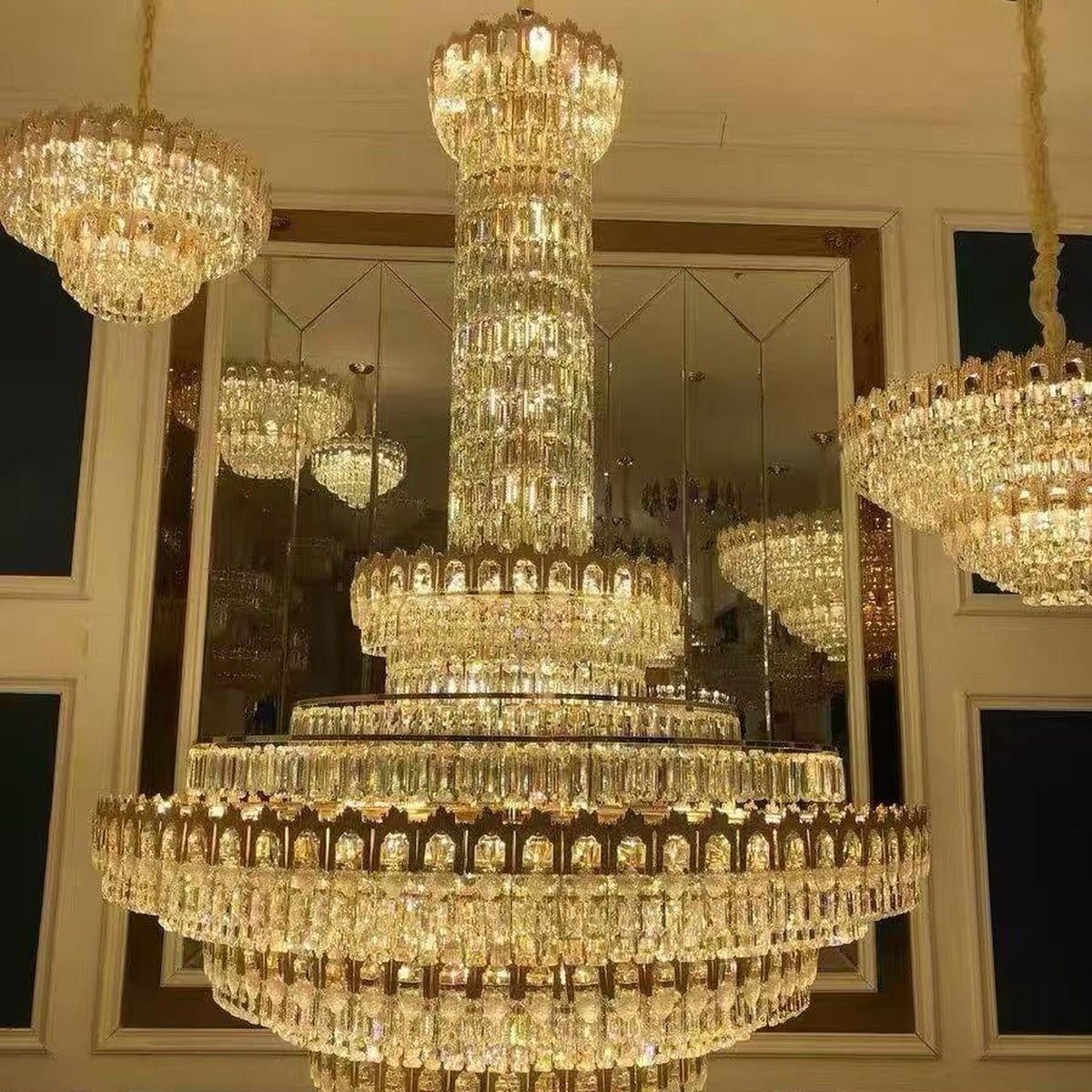 AM0596 — Light Luxury Crystal Chandelier for Living Rooms