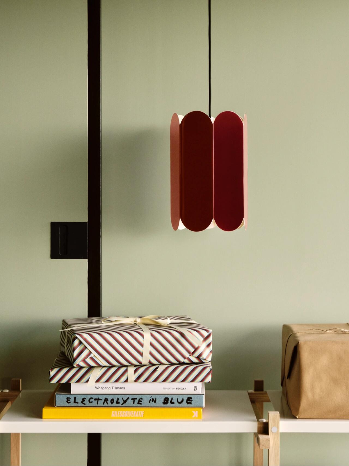 Scalloped Pendant Light — AM0252, view 1