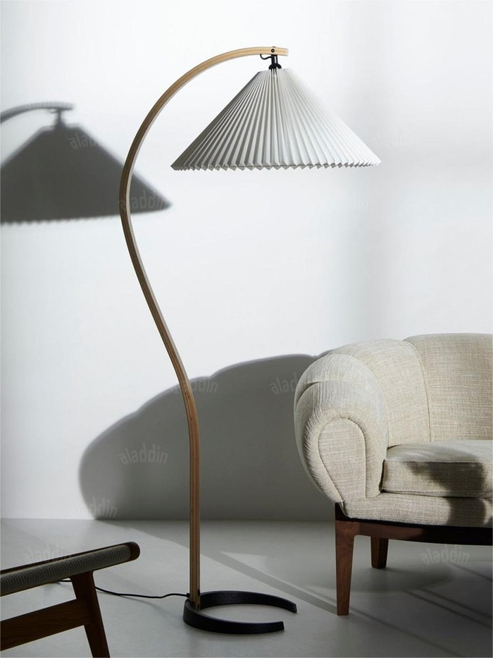 Vintage Wood Frame Pleated Round Floor Lamp for Living Room / Bedroom / Study — AM0180