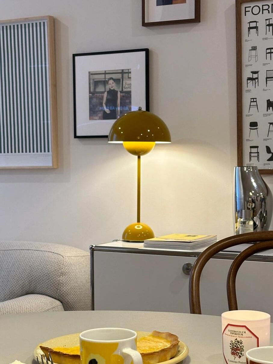 Large Flowerbud Table Lamp — AM0142, view 2