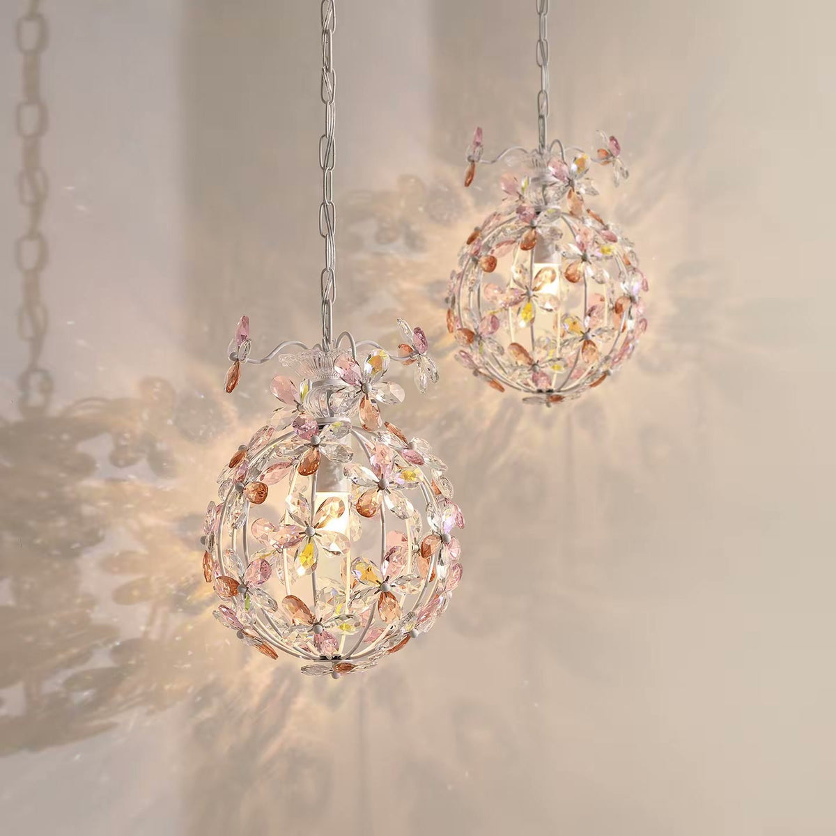 PALERILL AM0336 — French Vintage Crystal Flower Pendant (view 2)