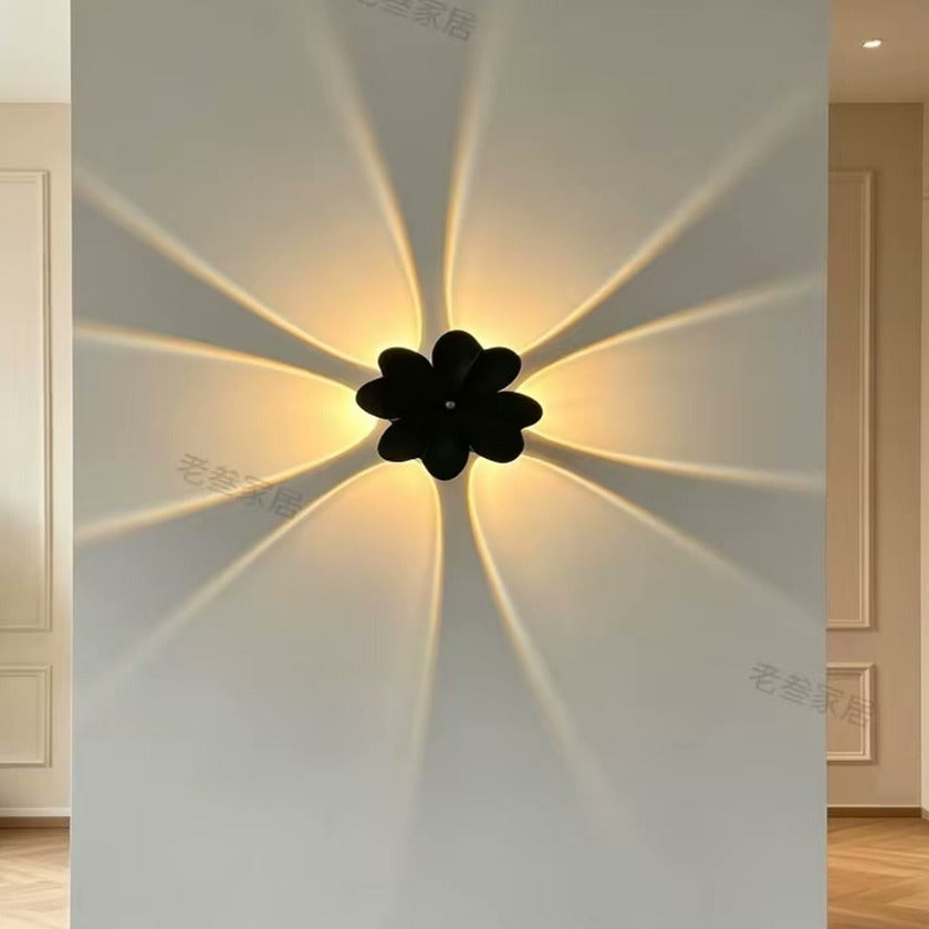 PALERILL AM0374 — Rechargeable Four-Leaf Clover Wall Light (view 3)