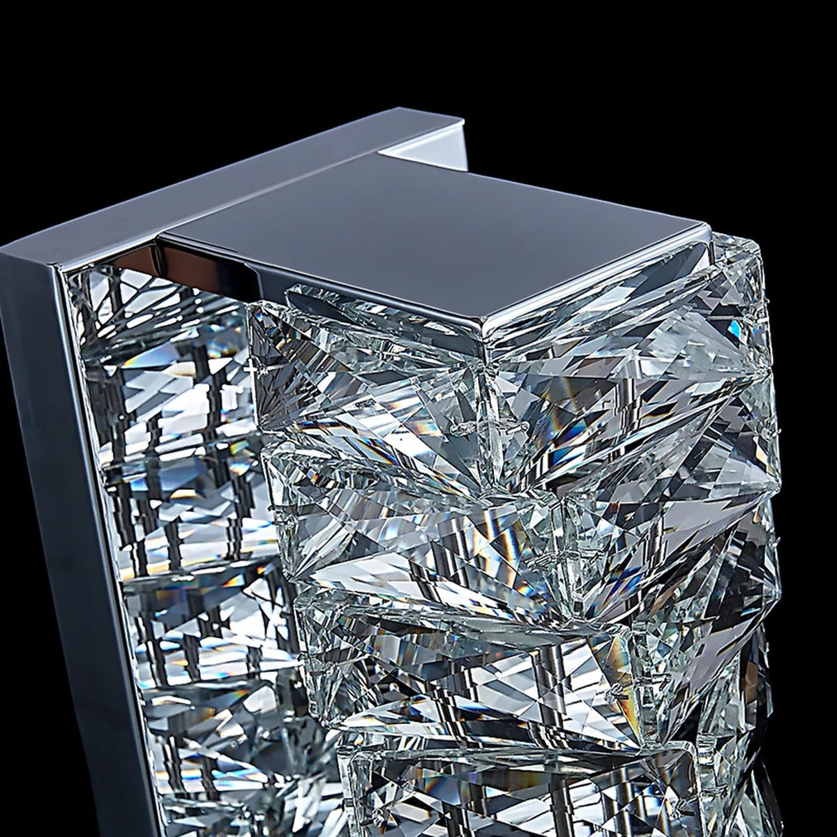 AM0630 — Postmodern Crystal Wall Light for Living Rooms