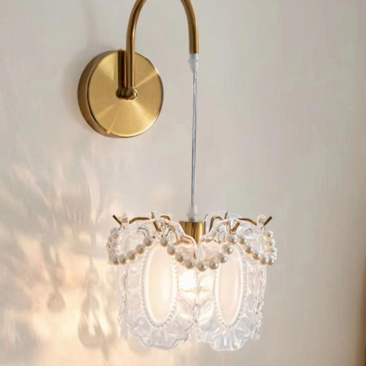 AM0508 — Modern Minimalist Wall Light for Master Bedrooms