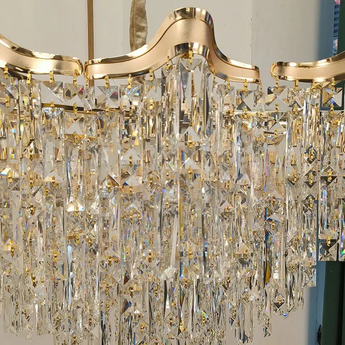 AM0640 — Light Luxury Crystal Chandelier for Living Rooms