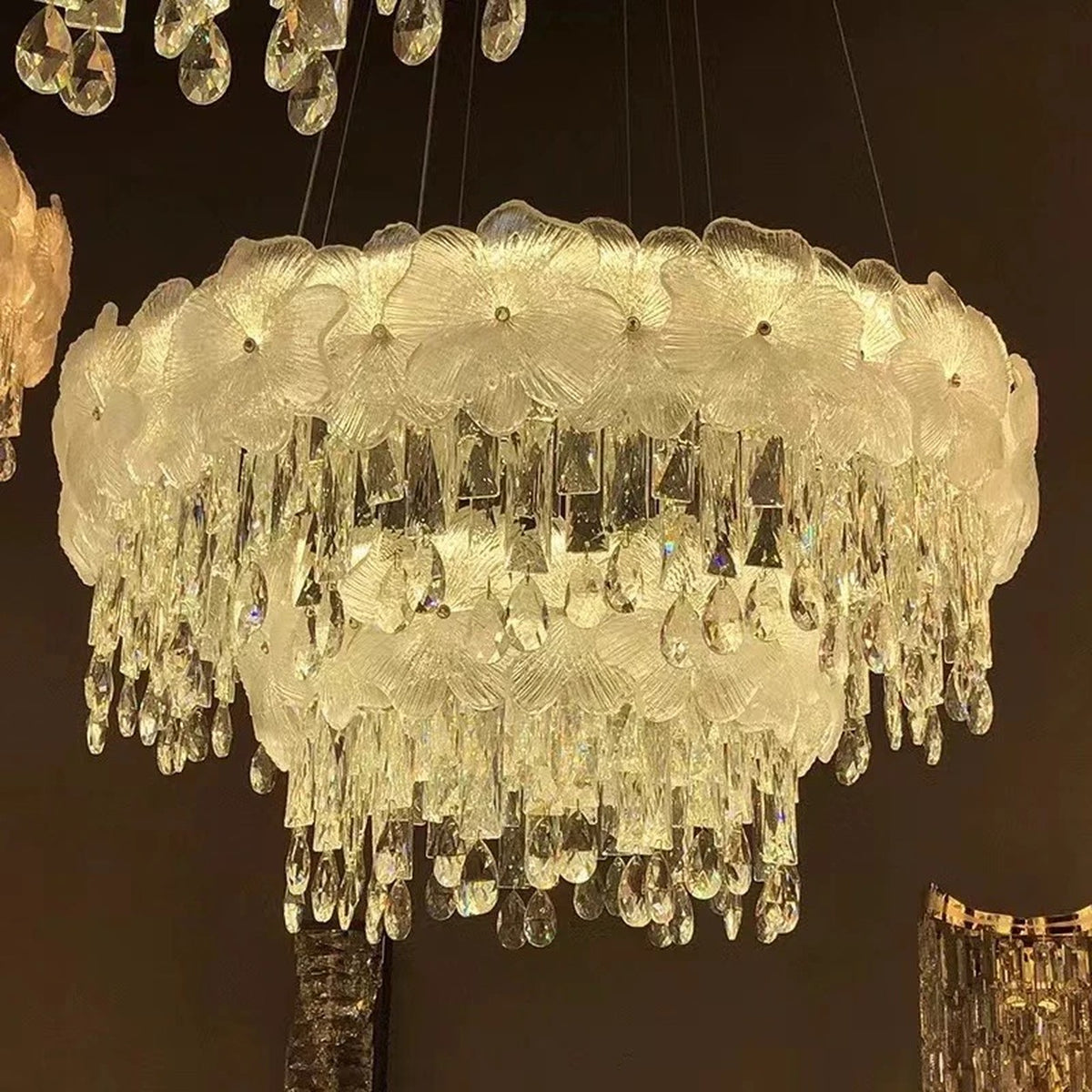 AM0651 — Light Luxury Floral Crystal Chandelier for Living Rooms