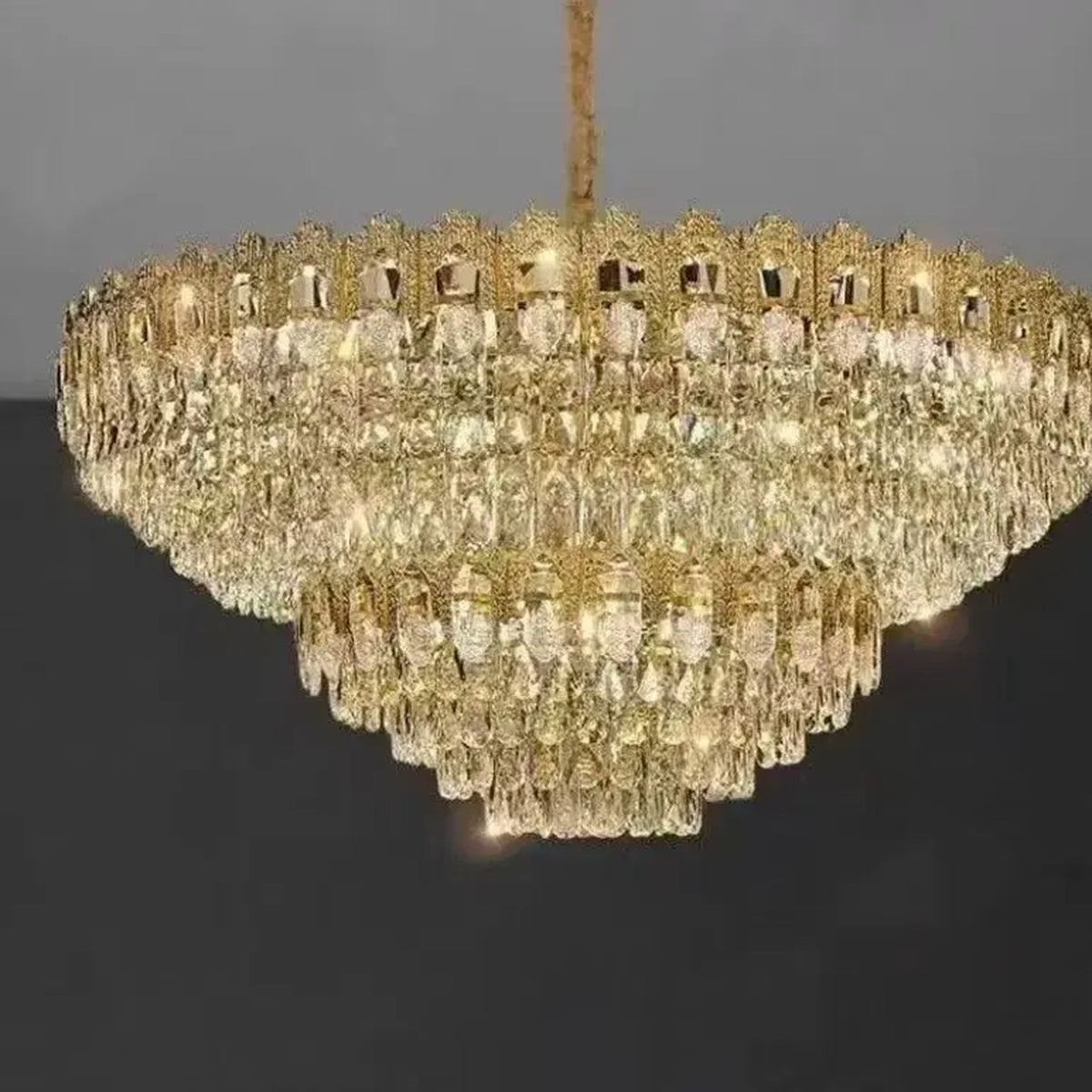 AM0596 — Light Luxury Crystal Chandelier for Living Rooms