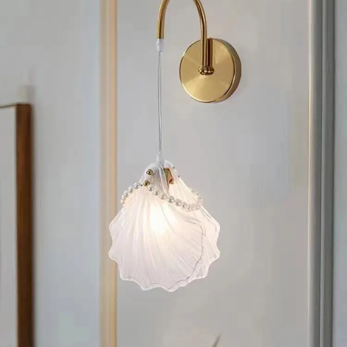 AM0508 — Modern Minimalist Wall Light for Master Bedrooms