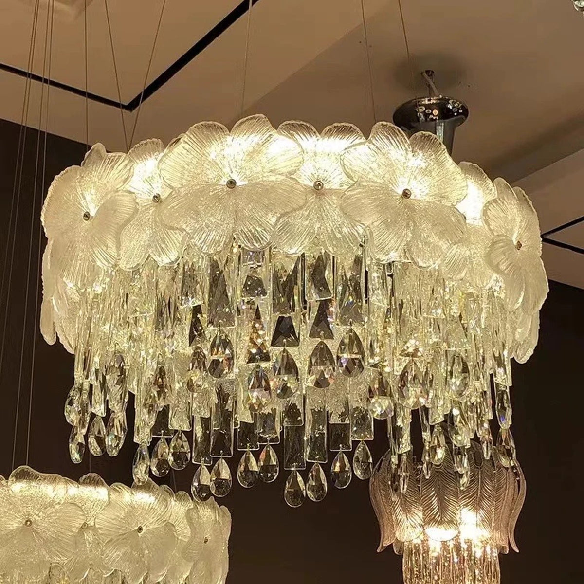 AM0651 — Light Luxury Floral Crystal Chandelier for Living Rooms