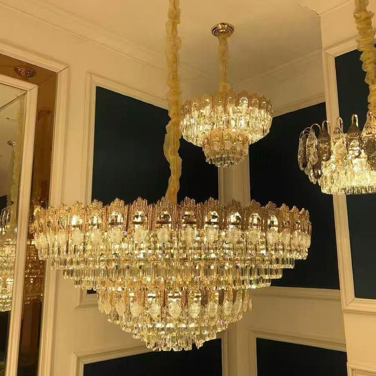 AM0596 — Light Luxury Crystal Chandelier for Living Rooms