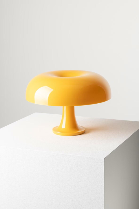 Plug-in Yellow · Warm light