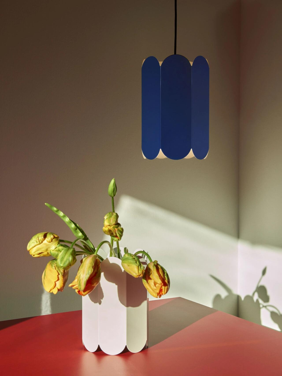 Scalloped Pendant Light — AM0252, view 2