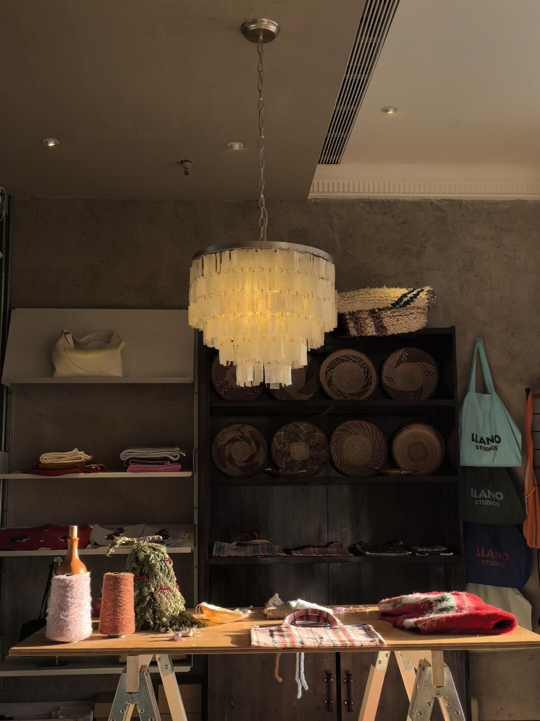 Silver Leaf Shell Pendant Light — AM0158, view 23