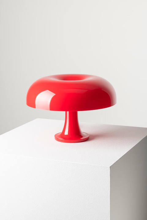Plug-in Red · Warm light